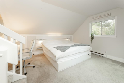 Staircase Photo of 17352 26a Avenue, White Rock, BC