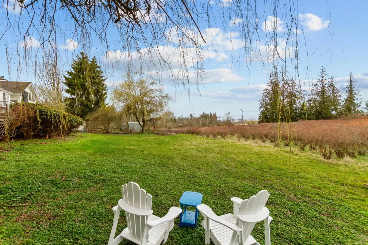 Family Room Photo of 17325 31 Avenue, Surrey, BC