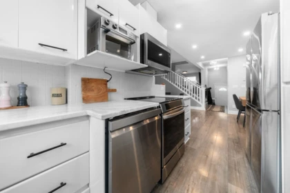 Kitchen Island Photo of 10 1700 Mamquam Road, Squamish, BC