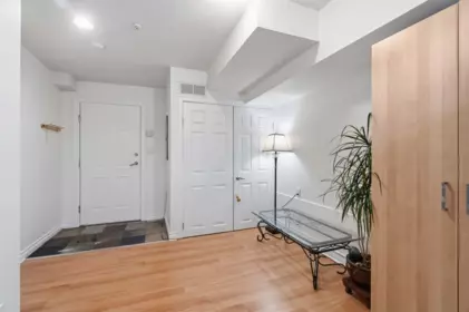 Entry Foyer Photo of 8433 Jellicoe Street, Vancouver, BC
