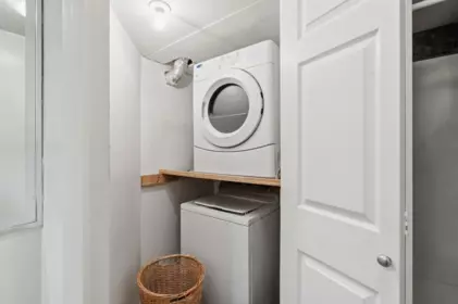 Hallway Photo of 8433 Jellicoe Street, Vancouver, BC