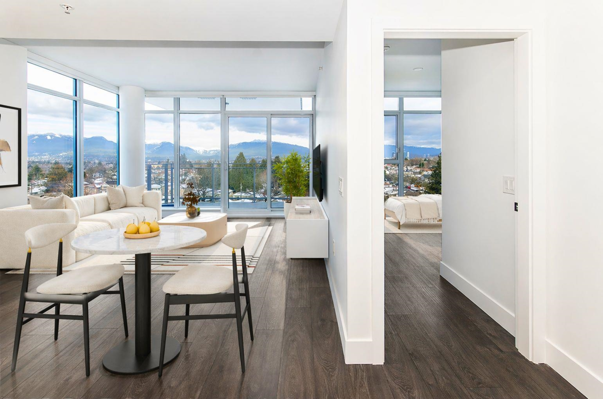 Living Room Photo of 808 2435 Kingsway Street, Vancouver, BC