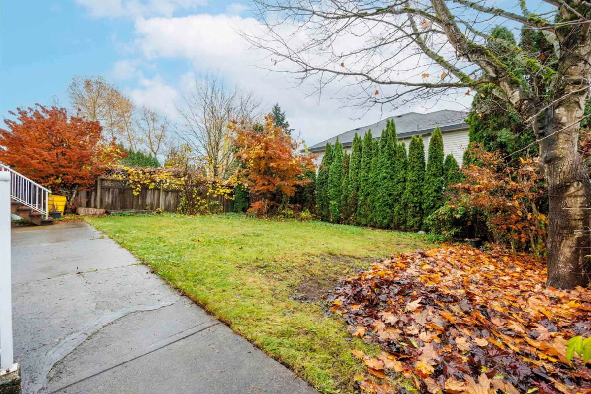 Family Room Photo of 15210 82 Avenue, Surrey, BC