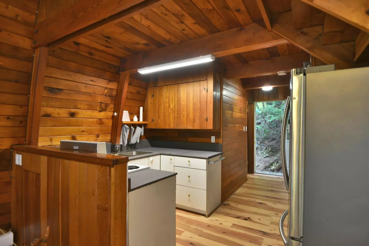 Dining Area Photo of 5569 Sans Souci Road, Halfmoon Bay, BC