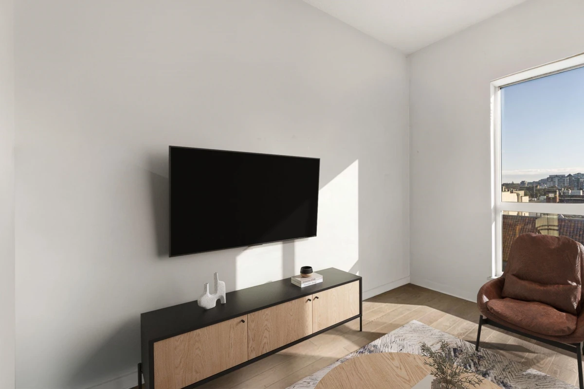 Family Room Photo of 618 138 E Hastings Street, Vancouver, BC