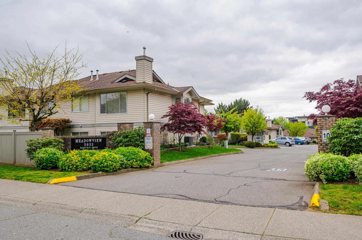 Family Room Photo of 28 2023 Winfield Drive, Abbotsford, BC