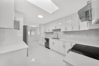 5811 Sprott Street, Burnaby, BC, Burnaby — Half Duplex for sale