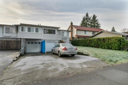 Powder Room Photo of 5811 Sprott Street, Burnaby, BC