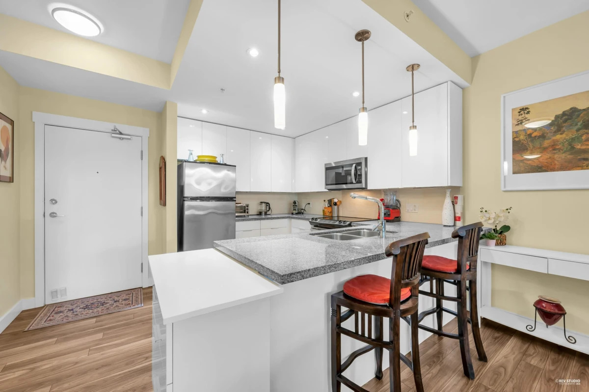Dining Area Photo of 403 2368 Marpole Avenue, Port Coquitlam, BC