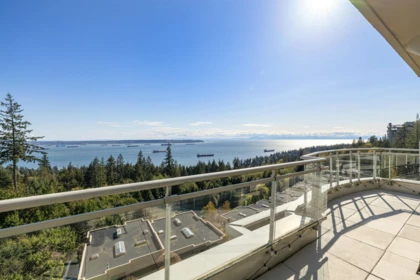 Breakfast Nook Photo of 701 3105 Deer Ridge Drive, West Vancouver, BC