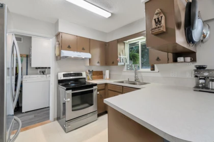 Kitchen Island Photo of 20255 Chatwin Avenue, Maple Ridge, BC