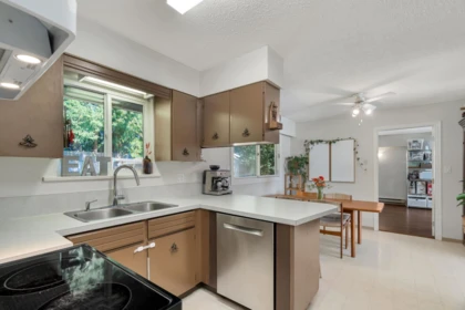 Kitchen Photo of 20255 Chatwin Avenue, Maple Ridge, BC