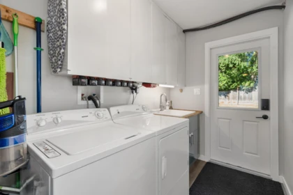Mudroom Photo of 20255 Chatwin Avenue, Maple Ridge, BC
