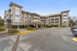 401 10533 University Drive, Surrey, BC