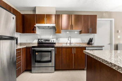 602 1178 Heffley Crescent, Coquitlam, BC, Coquitlam — Apartment/Condo for sale