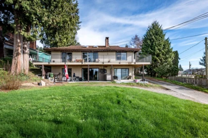 Outdoor Kitchen Photo of 4902 Laurel Avenue, Sechelt, BC