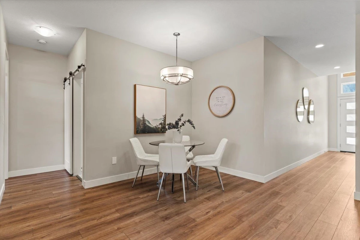 Dining Area Photo of 85 46110 Thomas Road, Chilliwack, BC