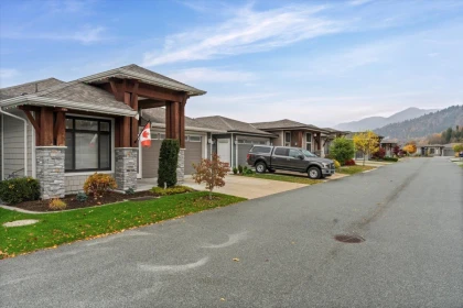 Hot Tub / Spa Photo of 85 46110 Thomas Road, Chilliwack, BC