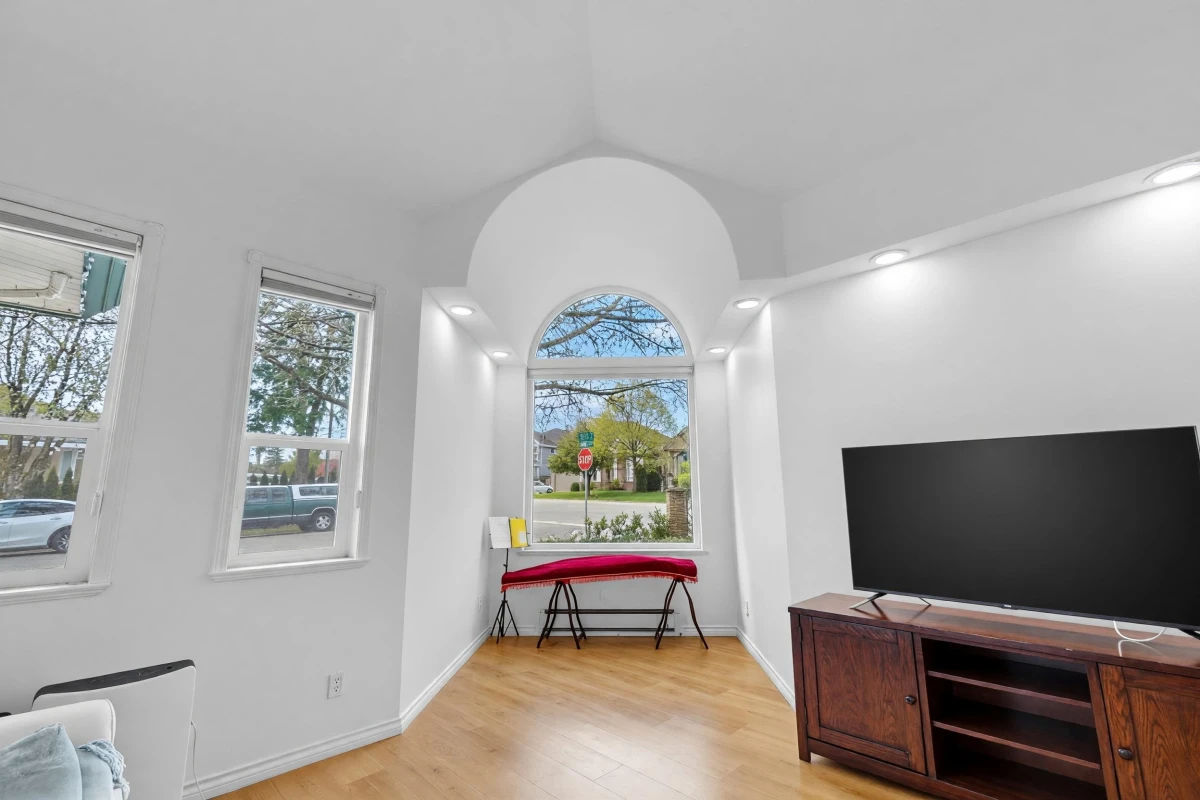 Dining Area Photo of 10566 168 Street, Surrey, BC