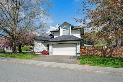 Hallway Photo of 10566 168 Street, Surrey, BC