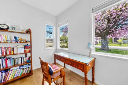 Kitchen Island Photo of 10566 168 Street, Surrey, BC