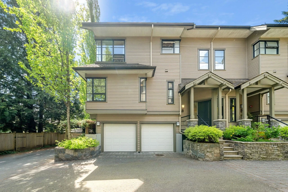 Family Room Photo of 15 3150 Sunnyhurst Road, North Vancouver, BC