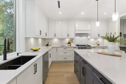 Kitchen Island Photo of 2 8408 17th Avenue, Burnaby, BC