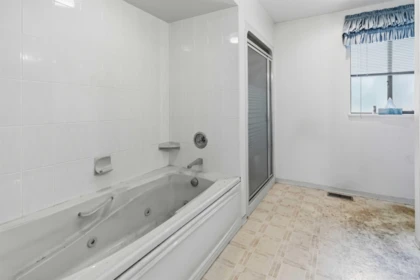 Entry Foyer Photo of 3427 140 Street, Surrey, BC