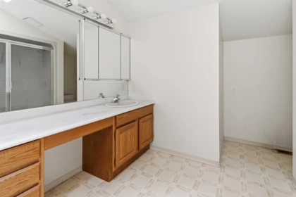 Guest Bathroom Photo of 3427 140 Street, Surrey, BC