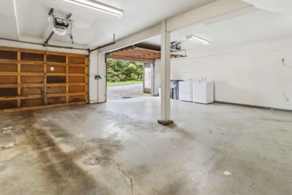 Laundry Room Photo of 3427 140 Street, Surrey, BC