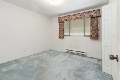 Walk-In Closet Photo of 3427 140 Street, Surrey, BC