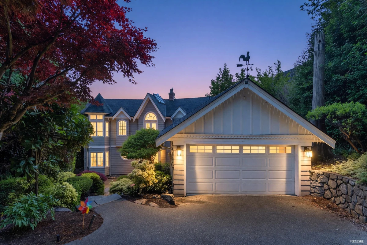 Exterior Rear Photo of 880 Younette Drive, West Vancouver, BC