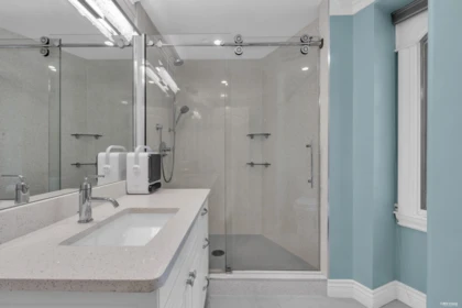 Mudroom Photo of 880 Younette Drive, West Vancouver, BC
