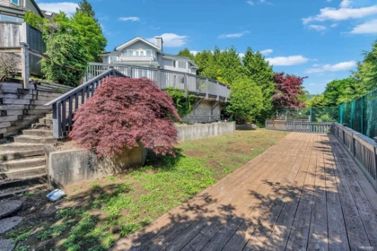 Swimming Pool Photo of 880 Younette Drive, West Vancouver, BC