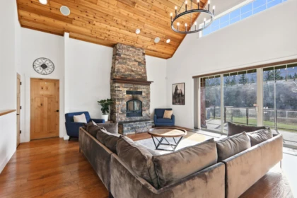 4601 Bench Road, Chilliwack, BC, Chilliwack — Single Family Residence for sale