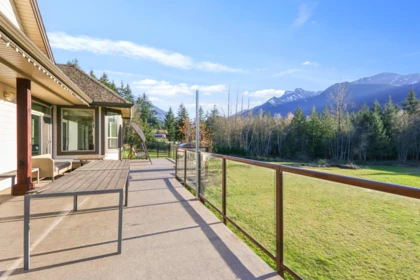4601 Bench Road, Chilliwack, BC, Chilliwack — Single Family Residence for sale