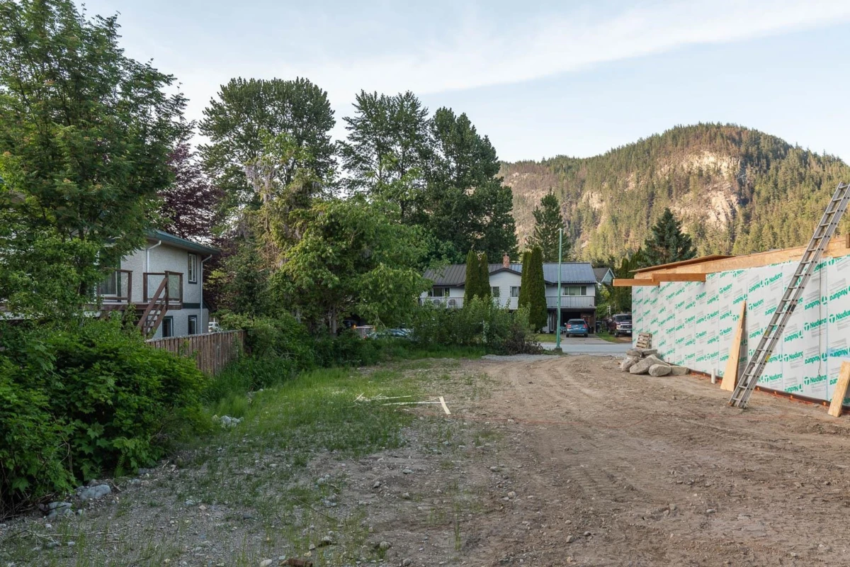 Living Room Photo of 1583 Eagle Run Drive, Squamish, BC