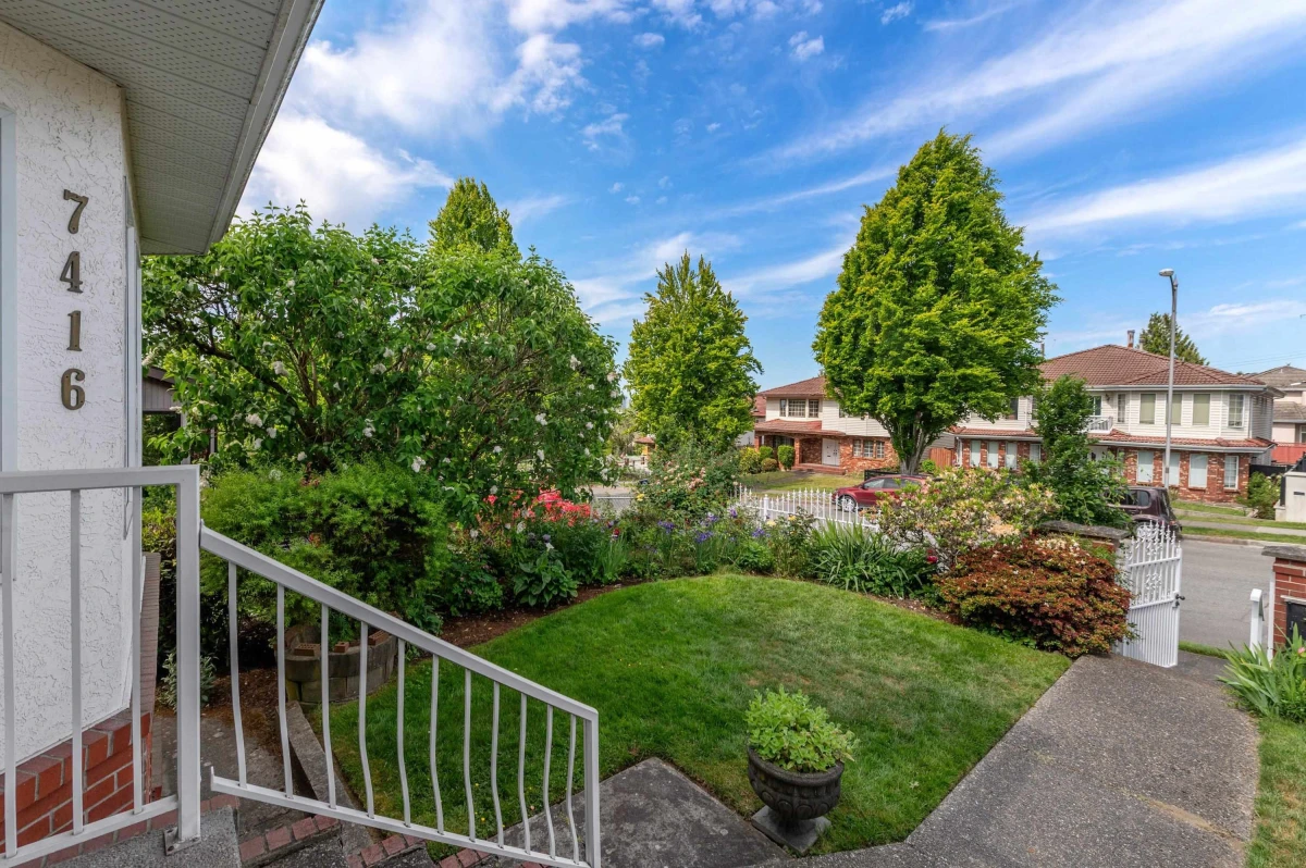 Family Room Photo of 7416 Jasper Crescent, Vancouver, BC
