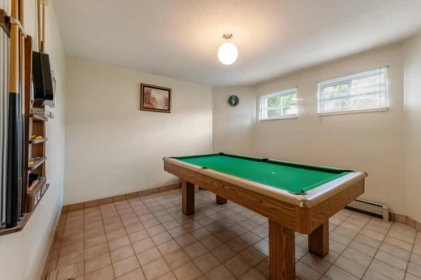 Swimming Pool Photo of 7416 Jasper Crescent, Vancouver, BC