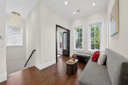 Entry Foyer Photo of 3439 W 40th Avenue, Vancouver, BC