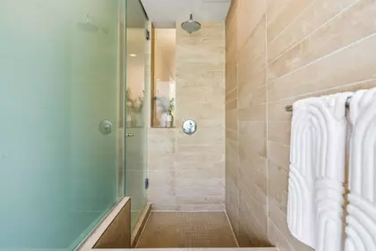 Powder Room Photo of 609 36 Water Street, Vancouver, BC