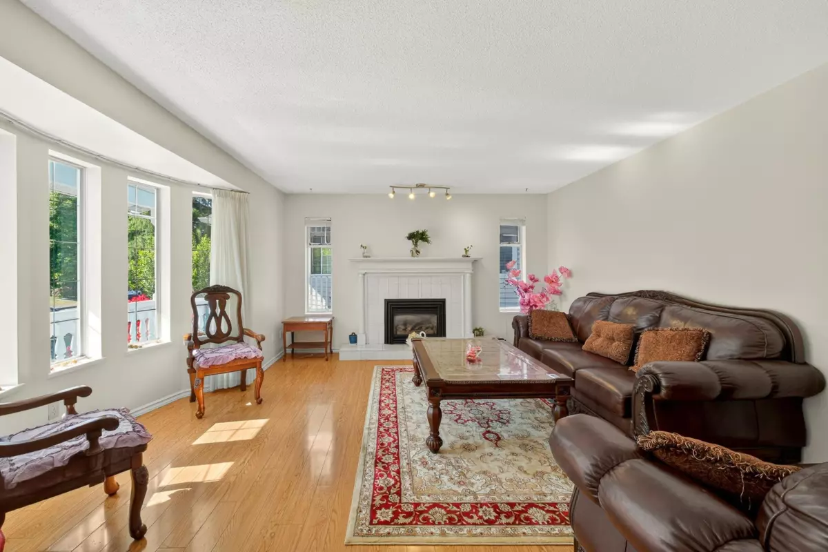 Dining Area Photo of 4460 Atlee Avenue, Burnaby, BC