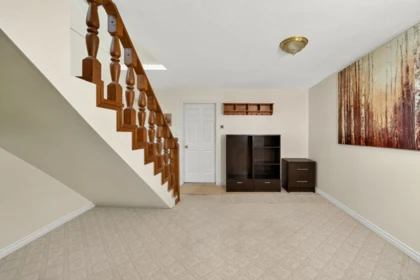 Entry Foyer Photo of 4460 Atlee Avenue, Burnaby, BC