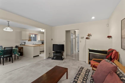 1678 E 13th Avenue, Vancouver, BC, Vancouver — Half Duplex for sale