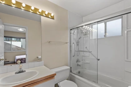 Guest Bathroom Photo of 1678 E 13th Avenue, Vancouver, BC