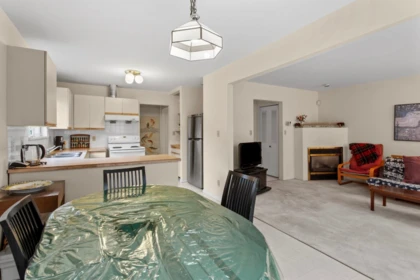 Kitchen Island Photo of 1678 E 13th Avenue, Vancouver, BC