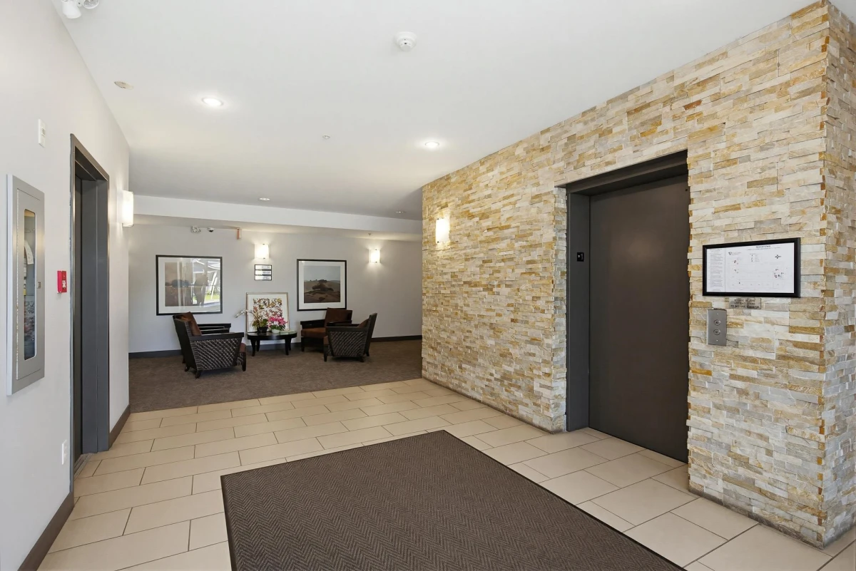 Dining Area Photo of 204 33898 Pine Street, Abbotsford, BC