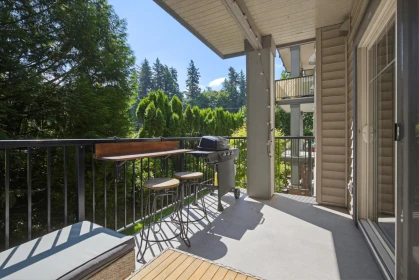 Front Yard Photo of 204 33898 Pine Street, Abbotsford, BC