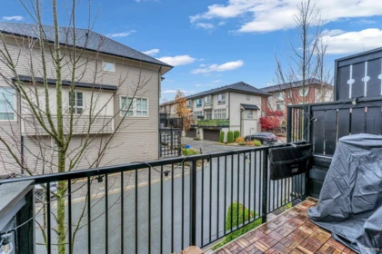 Backyard Photo of 14 16260 23a Avenue, Surrey, BC