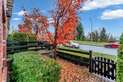 Front Yard Photo of 14 16260 23a Avenue, Surrey, BC